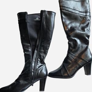 LMPO Black Patent Leather Stretch Boots – Size 7.5